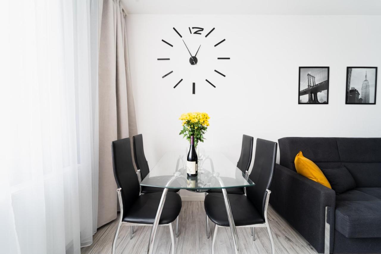 Apartamento New Apart Near Sky Tower - Gwiazdzista Breslavia Exterior foto