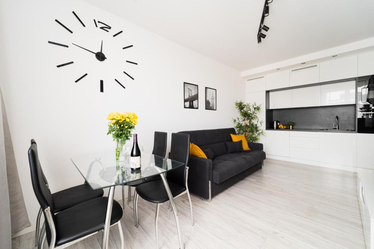 Apartamento New Apart Near Sky Tower - Gwiazdzista Breslavia Exterior foto