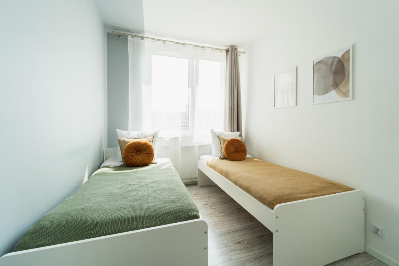 Apartamento New Apart Near Sky Tower - Gwiazdzista Breslavia Exterior foto