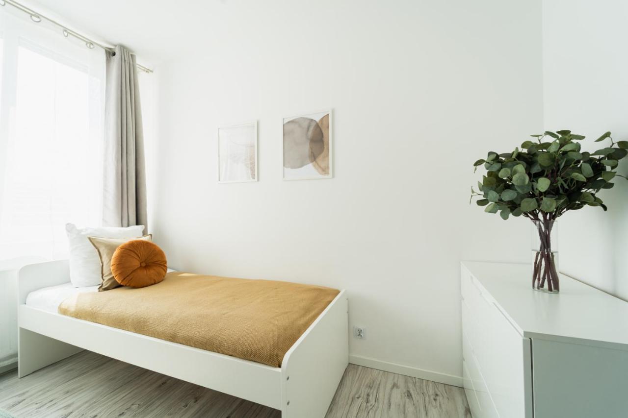 Apartamento New Apart Near Sky Tower - Gwiazdzista Breslavia Exterior foto