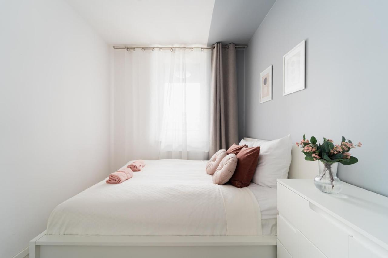 Apartamento New Apart Near Sky Tower - Gwiazdzista Breslavia Exterior foto